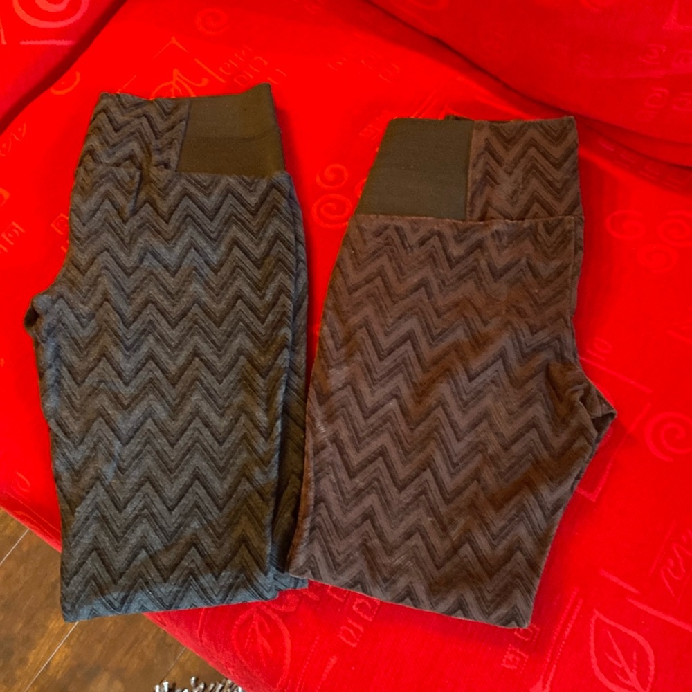 2 pair of One 5 One brand leggings
